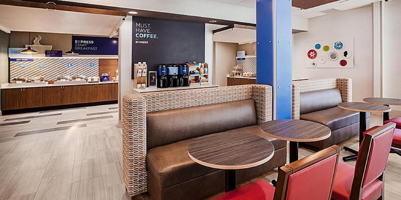古德兰i-70智选假日套房酒店 Goodland 外观 照片