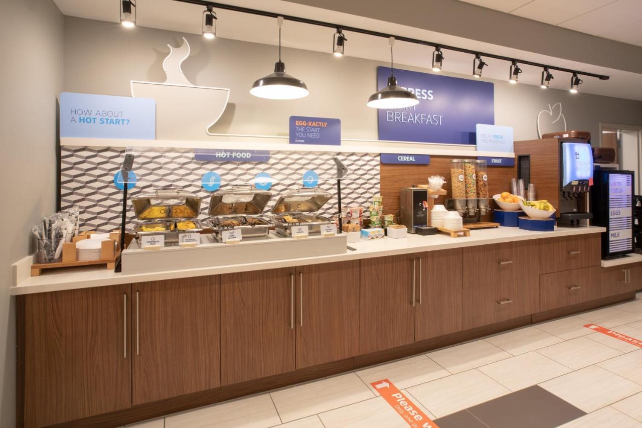 古德兰i-70智选假日套房酒店 Goodland 外观 照片